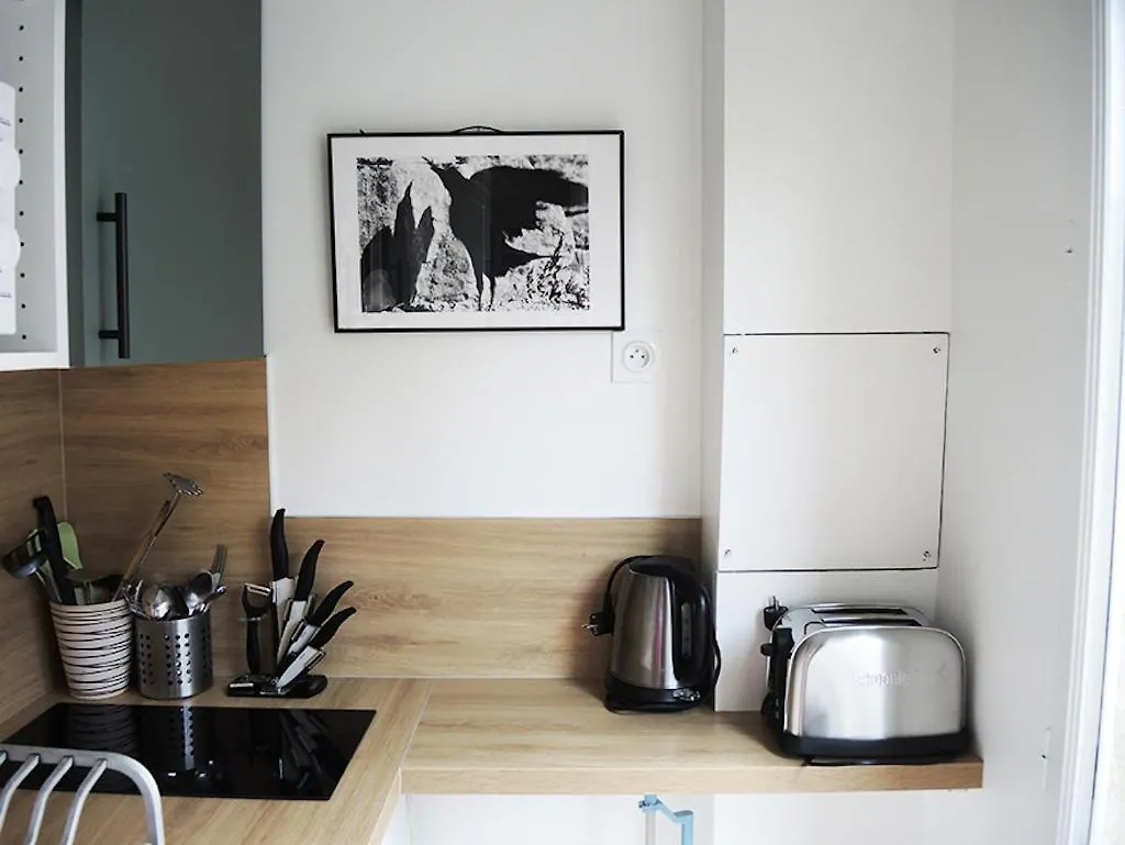 Rum i privatbostad Private Room With Bathroom In Sunny Flat Paris