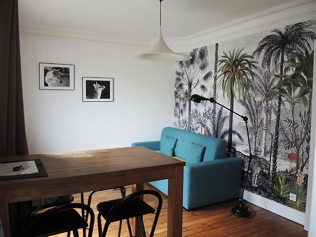 Private Room With Bathroom In Sunny Flat Paris Frankrike
