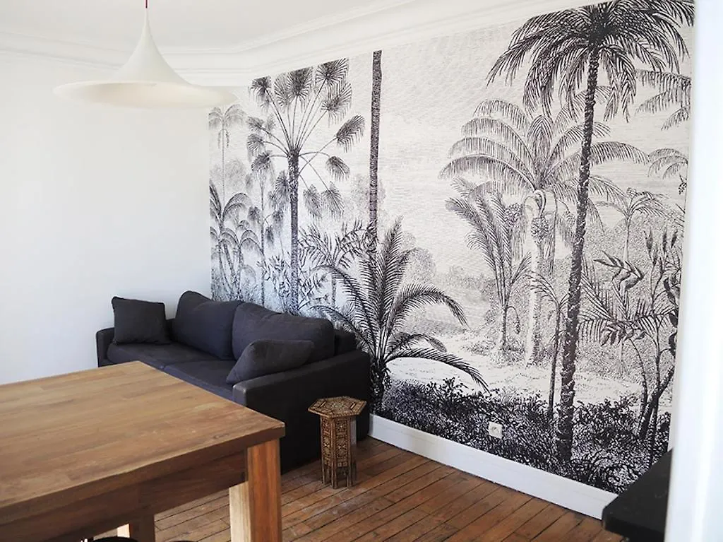 Homestay Private Room With Bathroom In Sunny Flat Paris