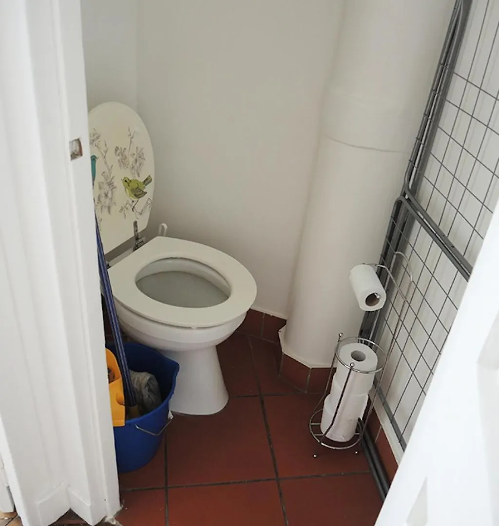 Private Room With Bathroom In Sunny Flat Paris Homestay